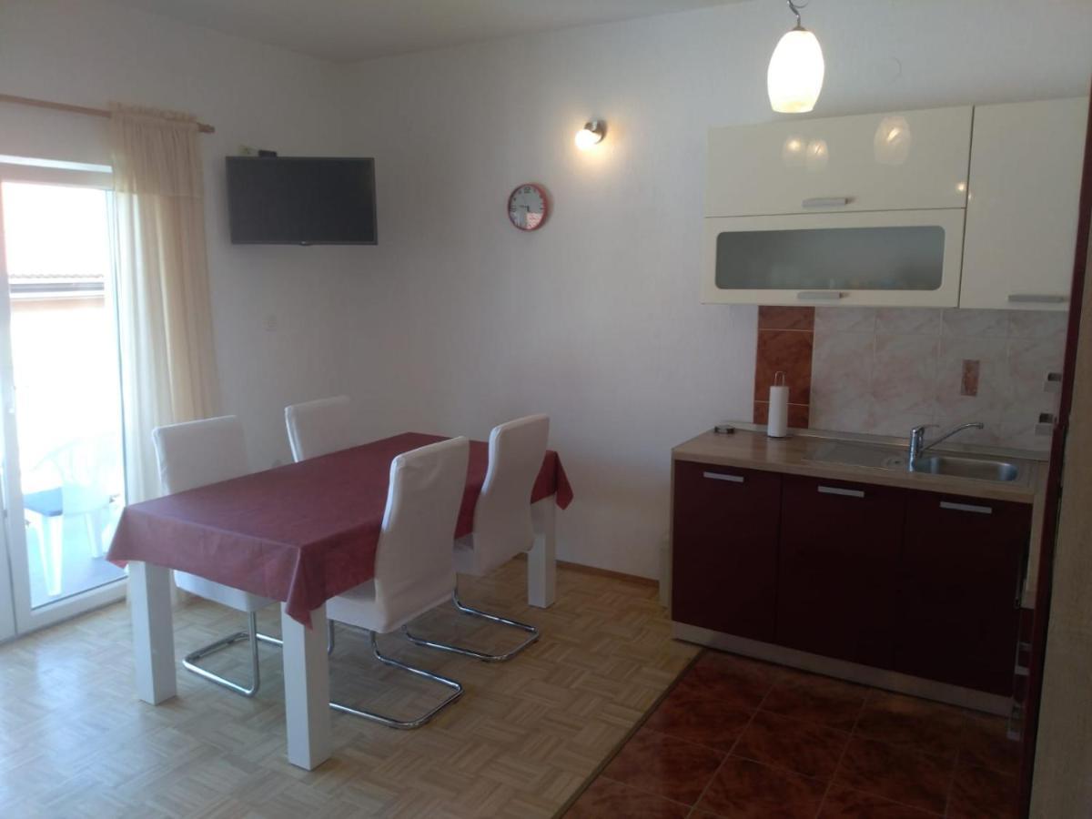Sea Side App Apartment Vratarusa Екстериор снимка