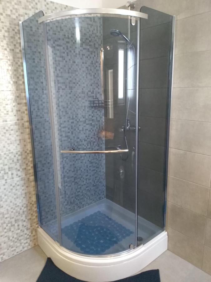 Sea Side App Apartment Vratarusa Екстериор снимка